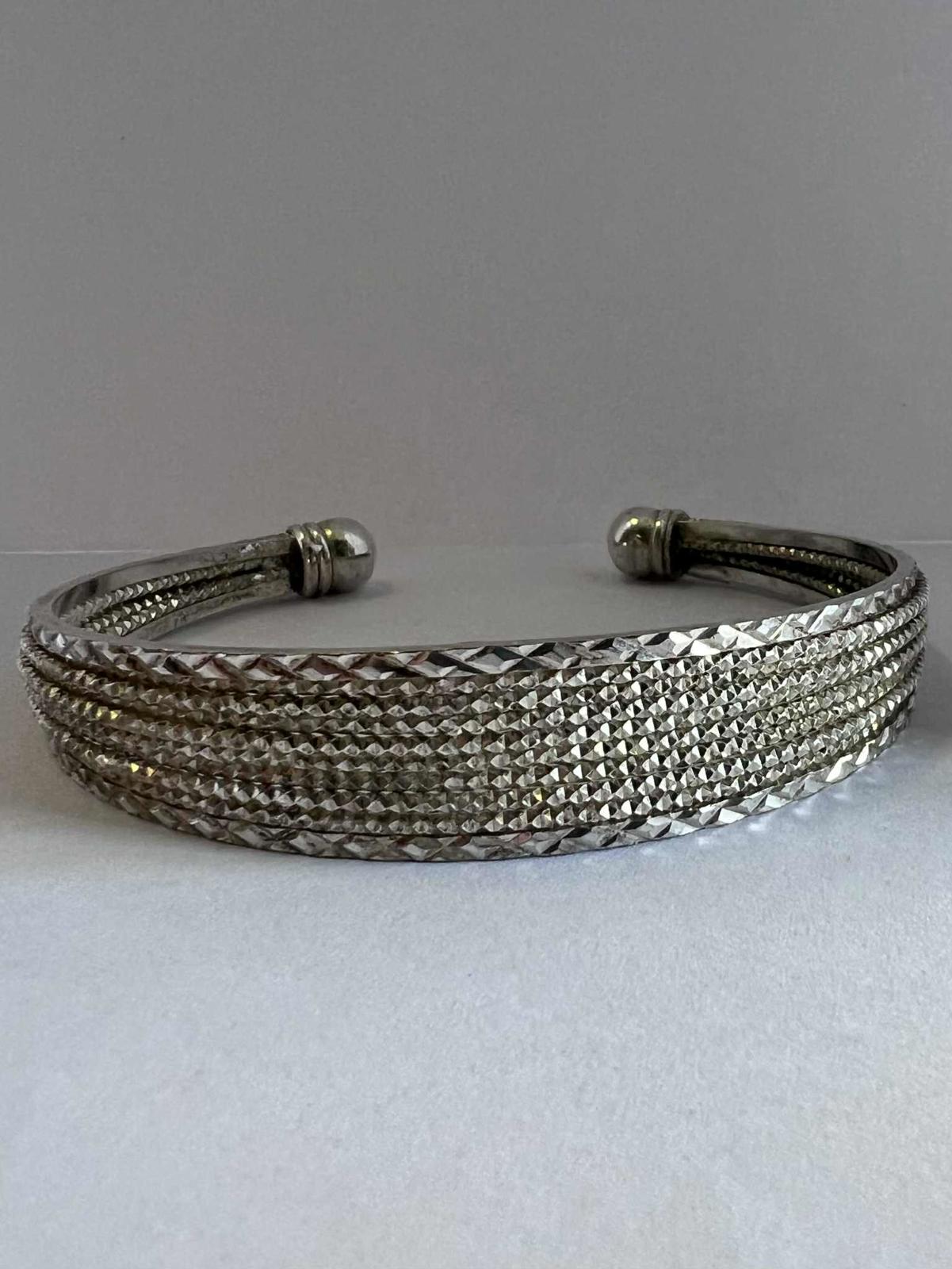 Quality 925 Sterling Silver Cuff Bracelet - 18.18 Grams