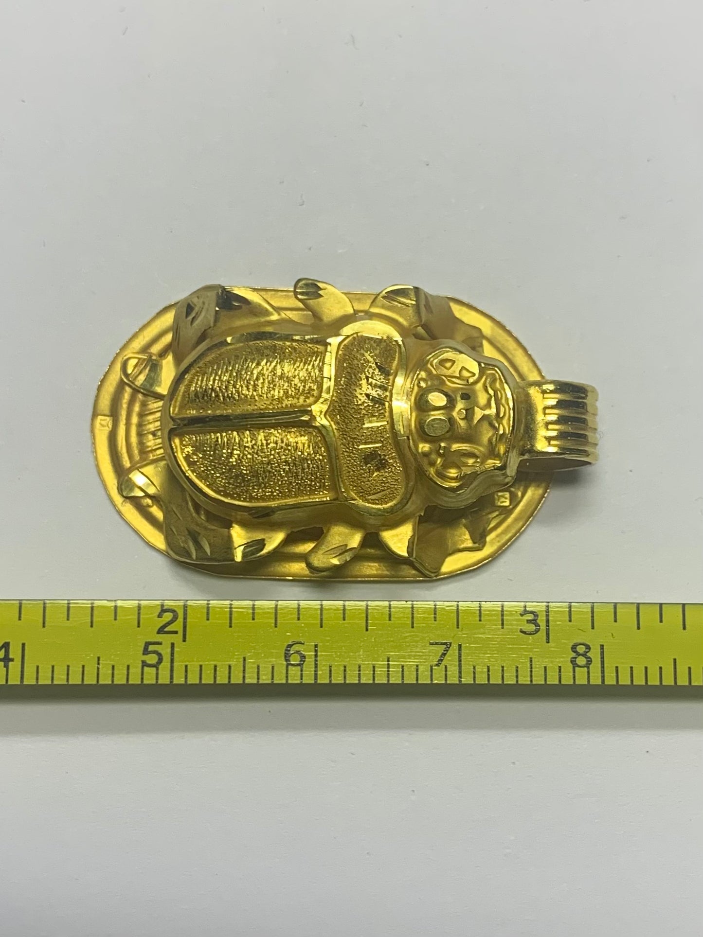 18ct Yellow Gold Egyptian Scarab Beetle Pendant - 5.37 Grams