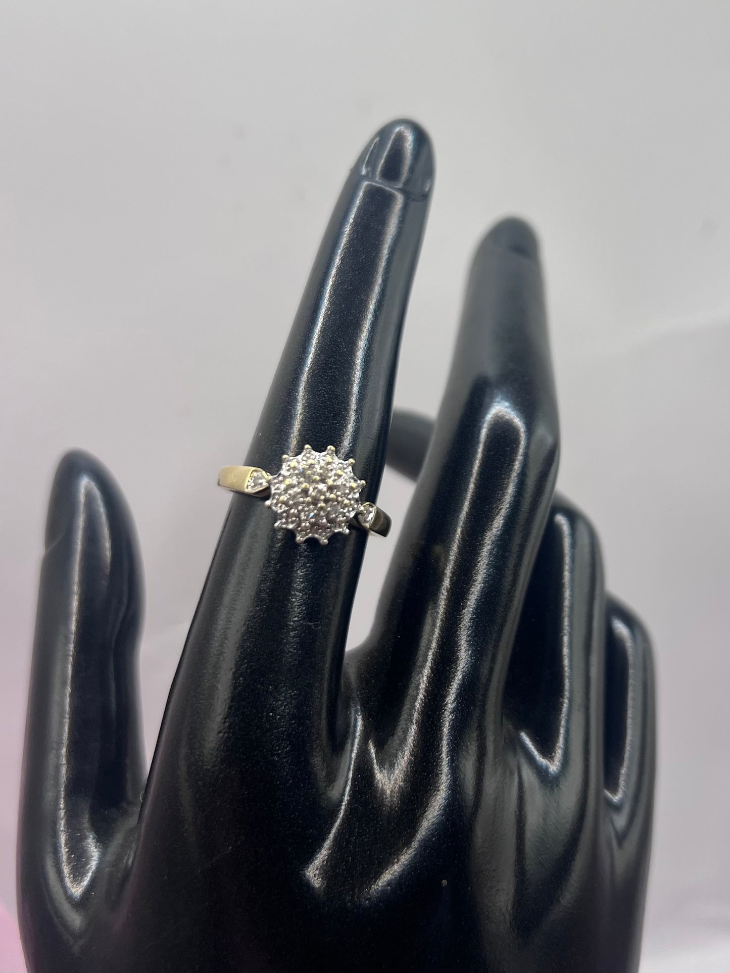 Vintage 9ct Yellow Gold Diamond Cluster Ring - Q