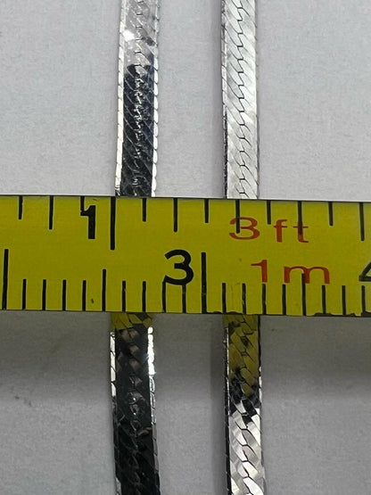 Quality 9ct White Gold Herringbone Necklace & Bracelet Set - 4.69 Grams