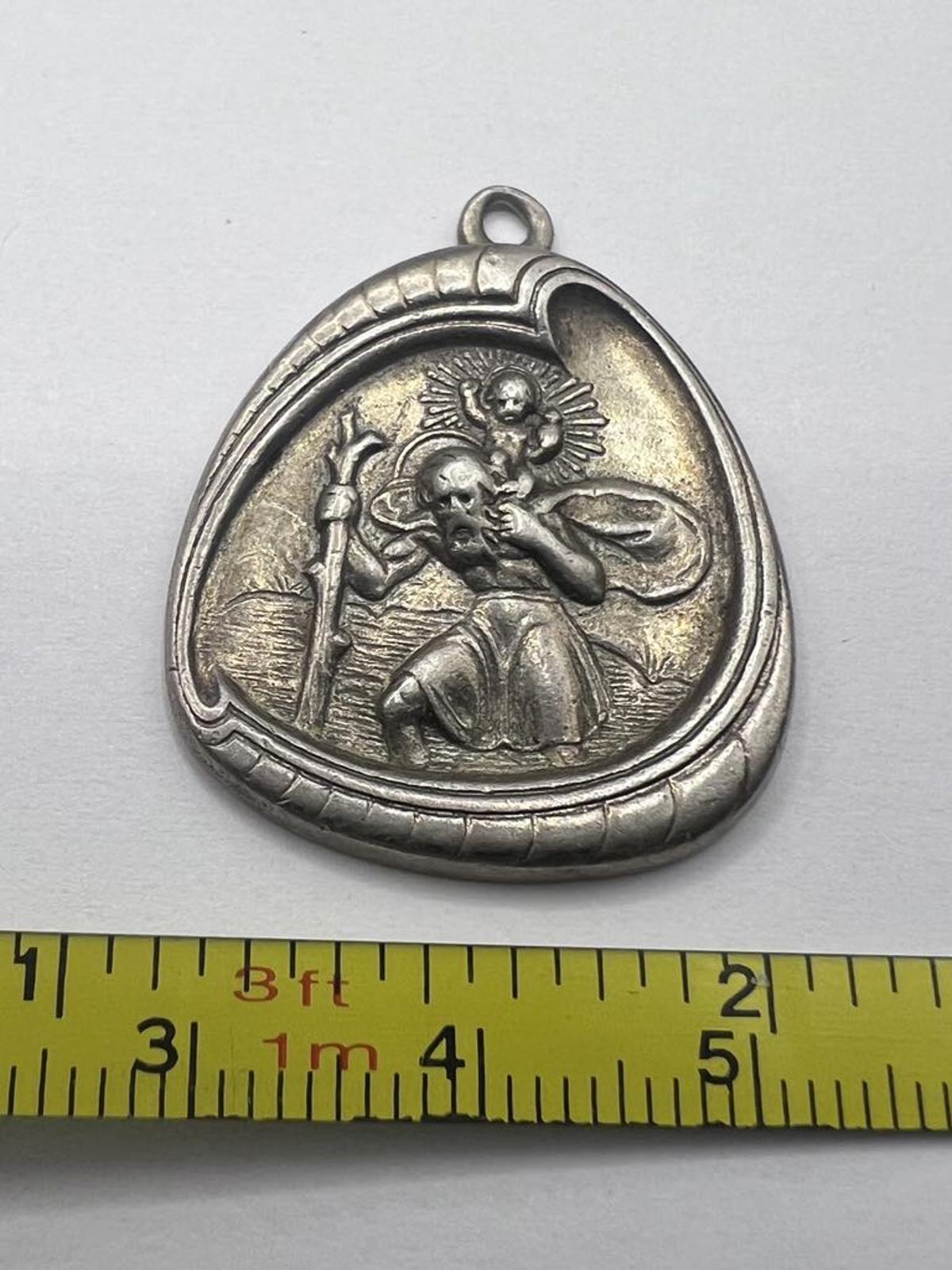 Quality 925 Sterling Silver St Christopher Pendant - 9.46 Grams