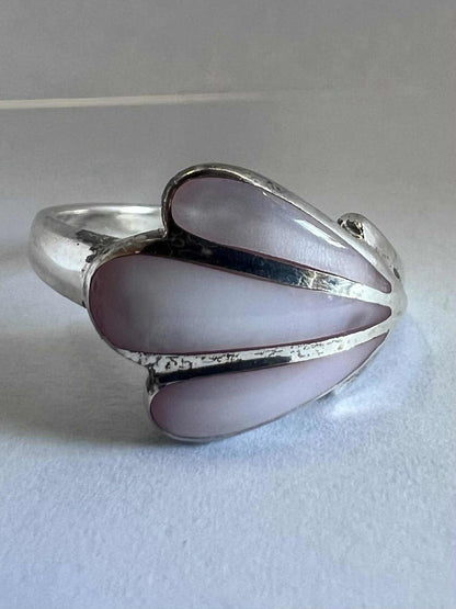 Quality 925 Sterling Silver Mother Of Pearl Shell Ring • 3.52 Grams • Size - O