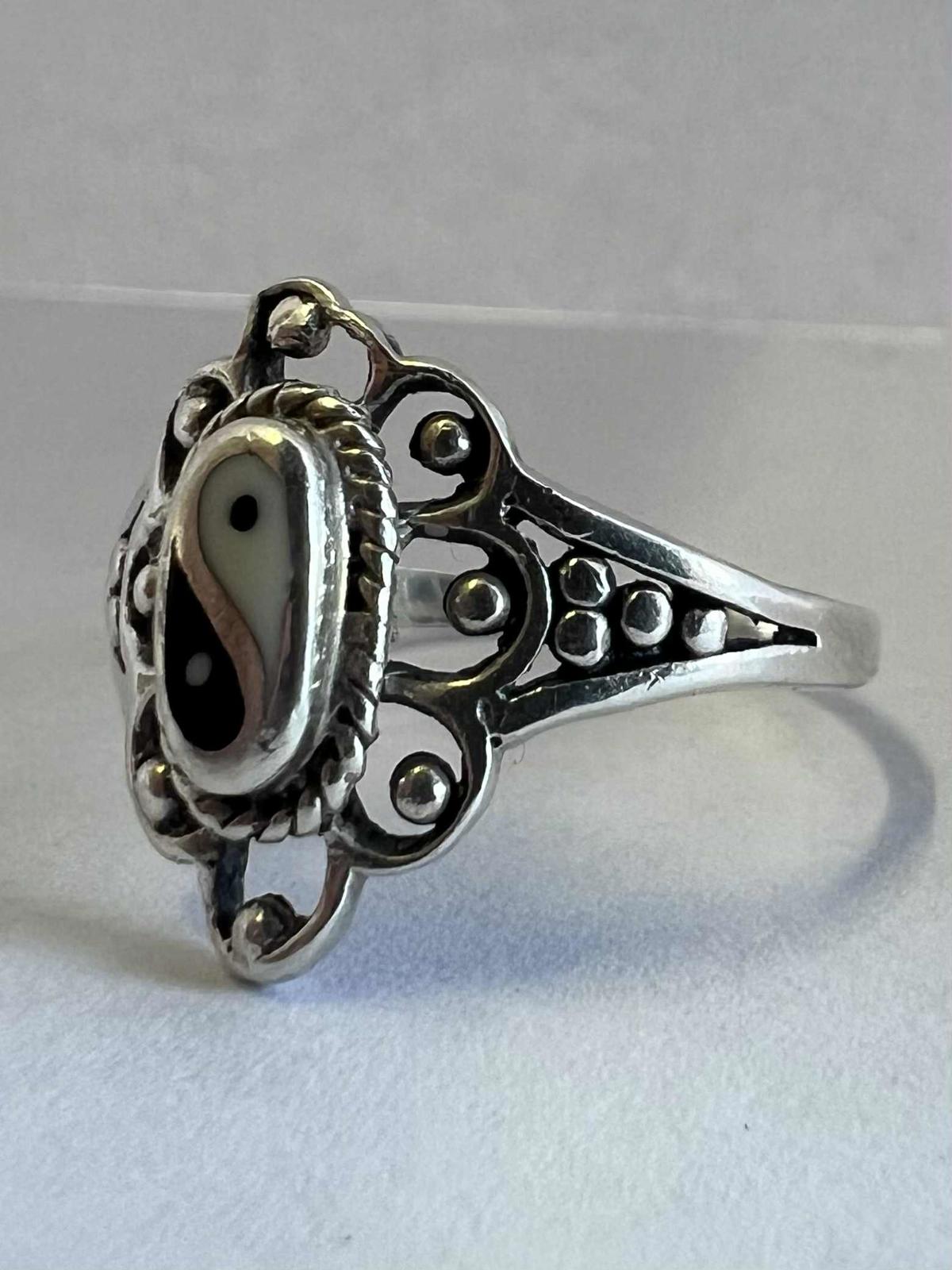 Quality 925 Sterling Silver Yin & Yang Ring • Size - O½  • 2.35 Grams
