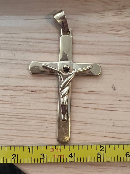 Quality 9ct Yellow Gold Cross Pendant - 4.68 Grams