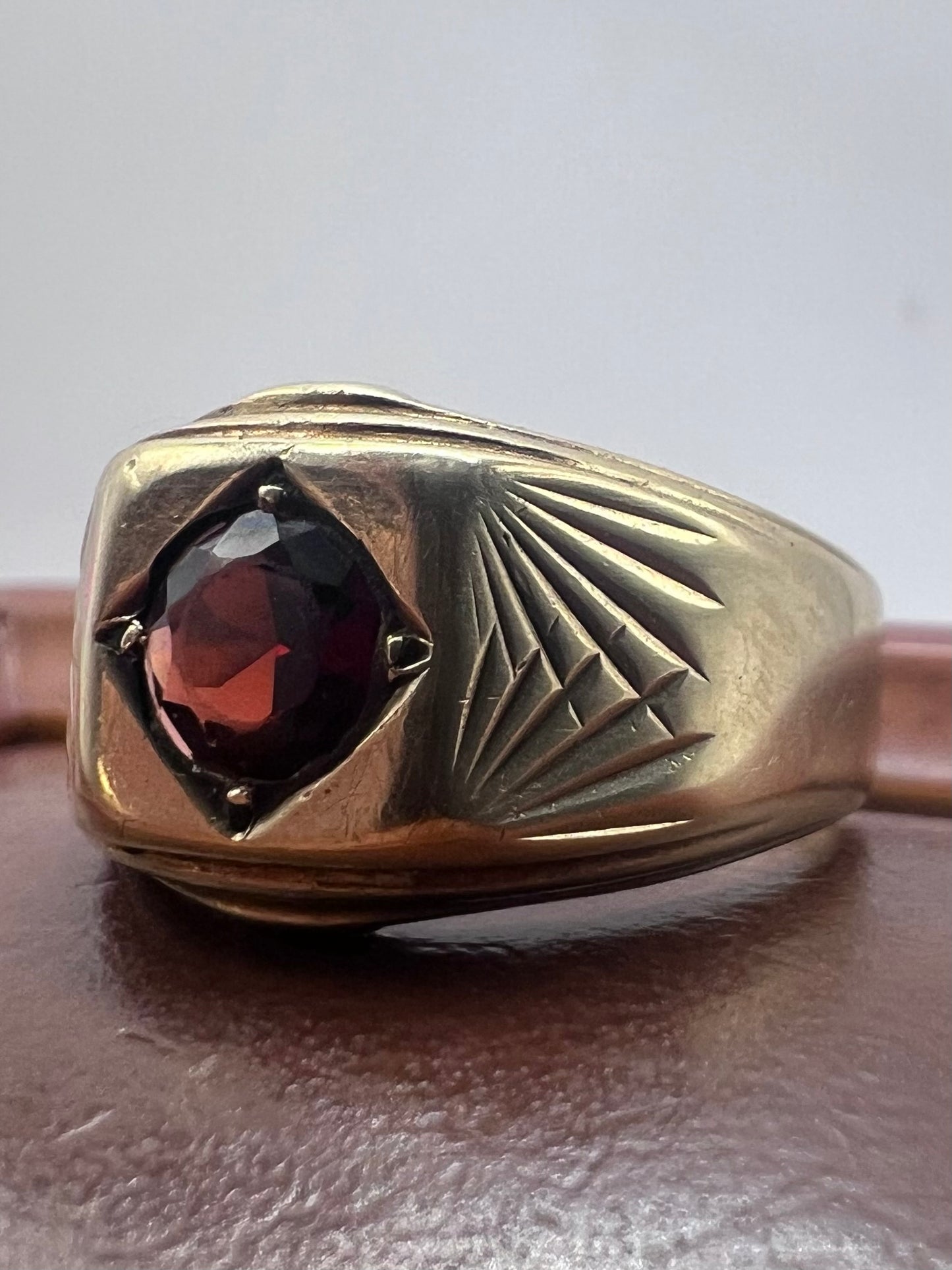 Vintage 9ct Yellow Gold Garnet Signet Ring • Size - R • 6.82 Grams