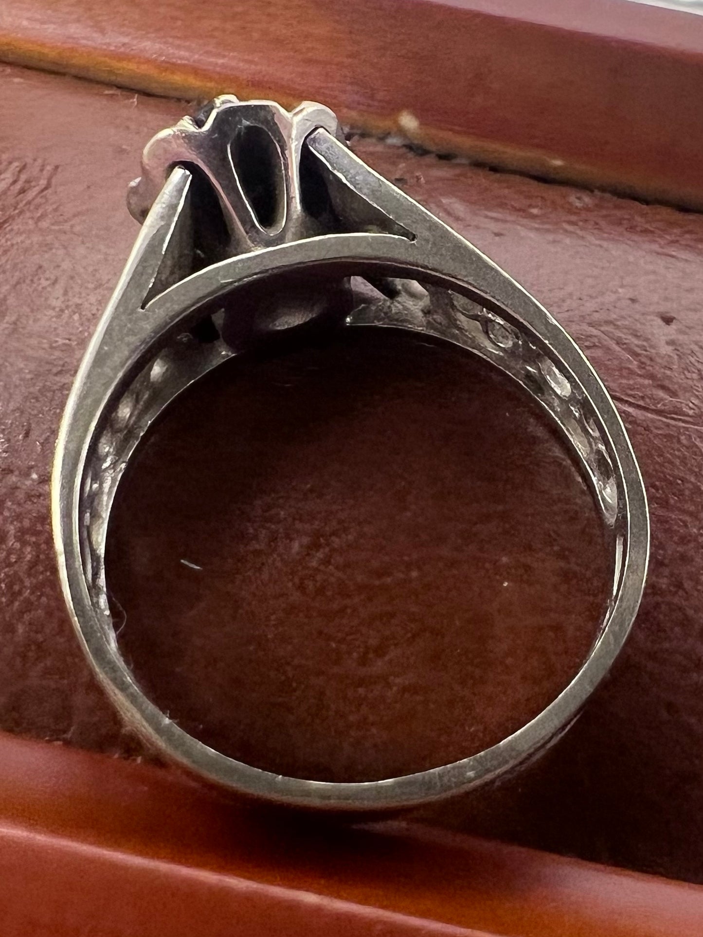 Vintage 9ct White Gold Sapphire & Diamond Ring - N