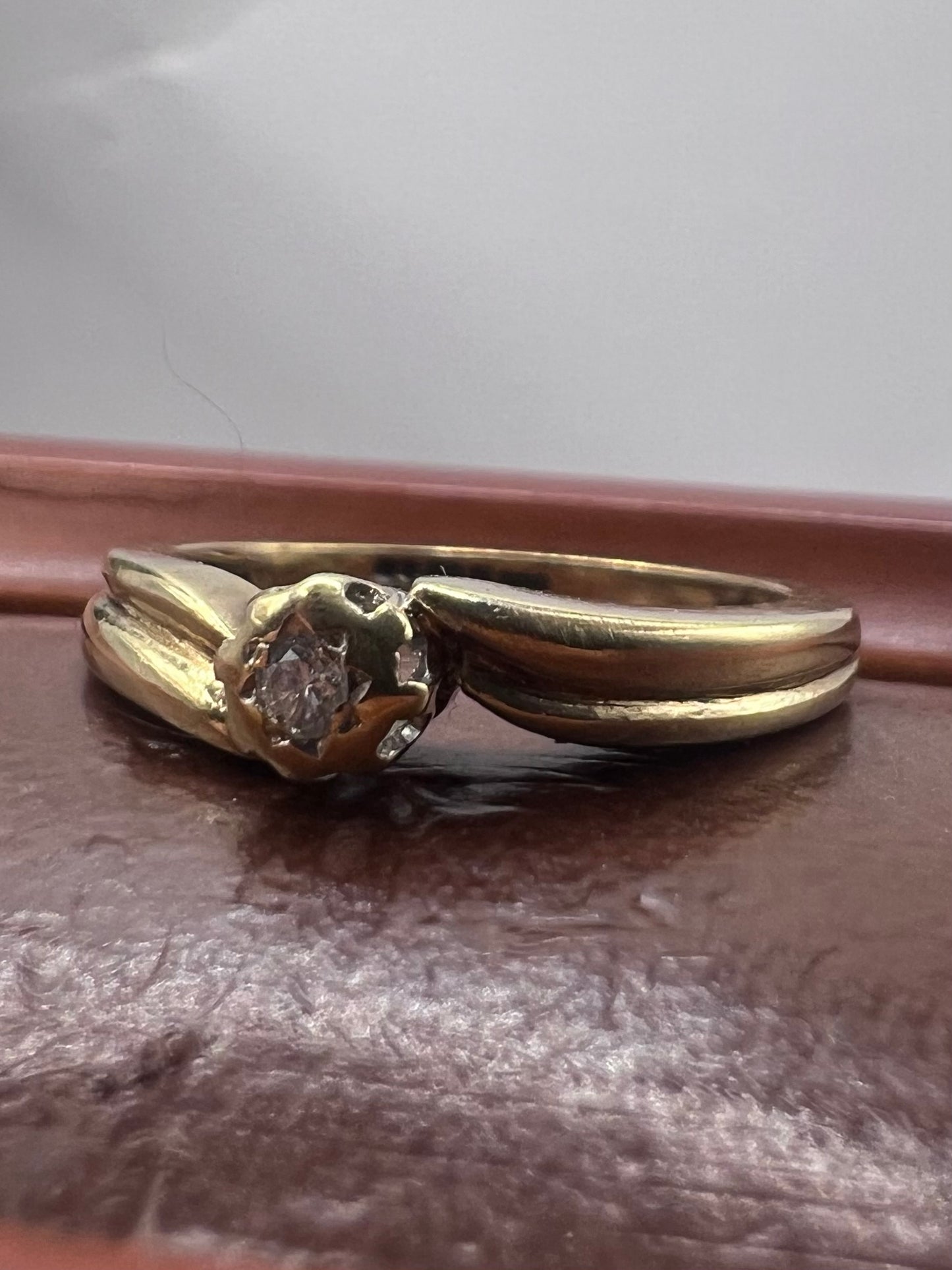Vintage 9ct Yellow Gold Diamond Set Ring - M