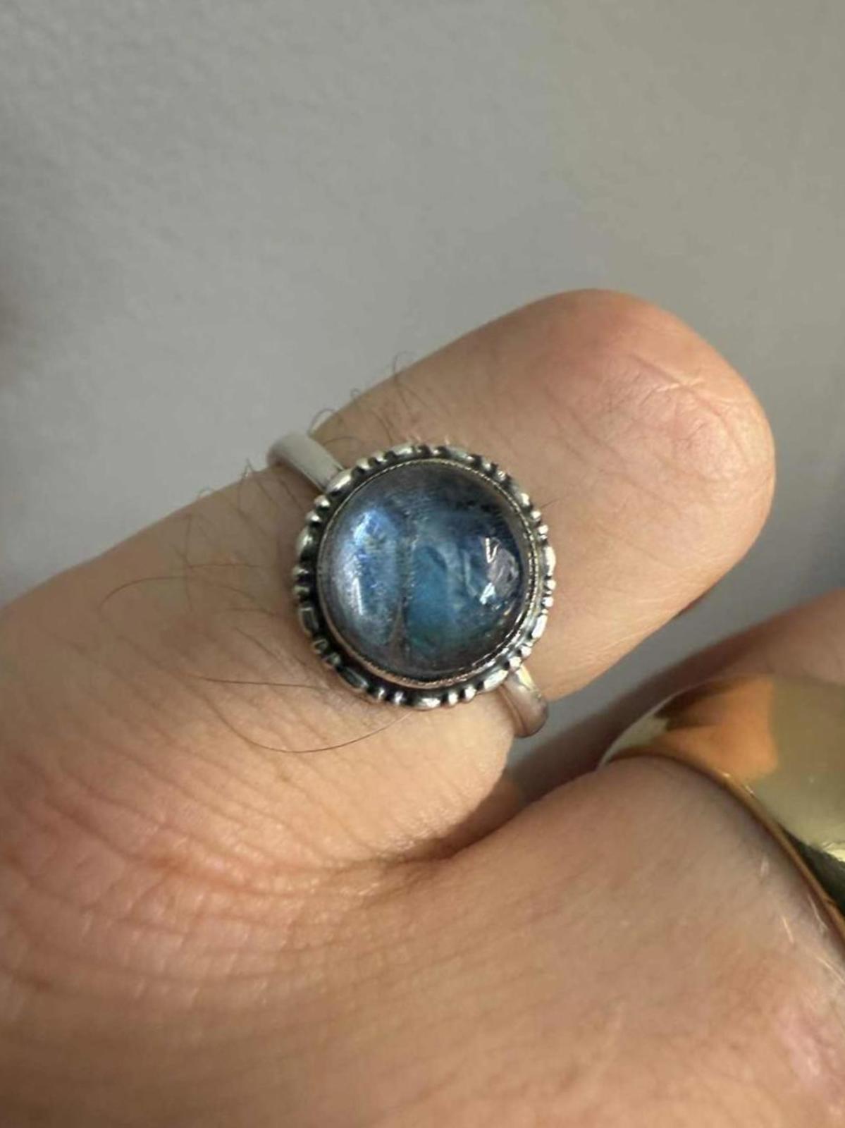 Quality 925 Sterling Silver Blue Stone Ring • Size - K½ • 2.02 Grams