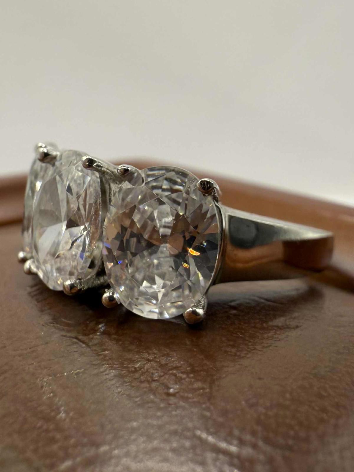 Quality 925 Sterling Silver Clear Stone Trilogy Ring • Size - N • 5.09 Grams