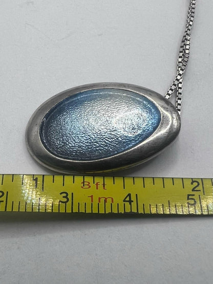 Quality 925 Sterling Silver Pendant & Chain Set - 8.37 Grams