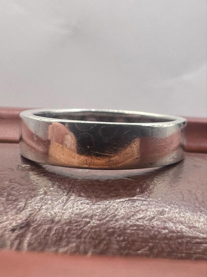 Quality 925 Sterling Silver Stone Set Ring • 3.39 Grams • Size - P