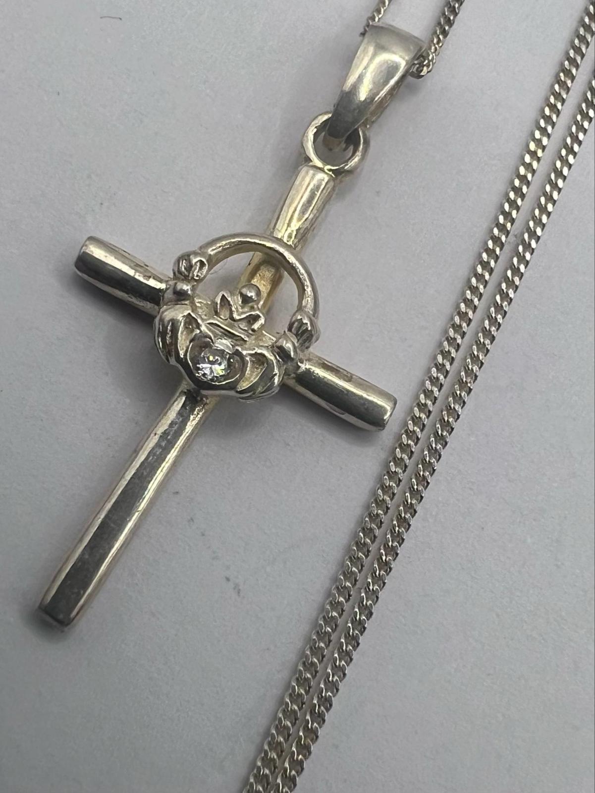 Quality 925 Sterling Silver Stone Set Cross Pendant & Chain - 3.98 Grams