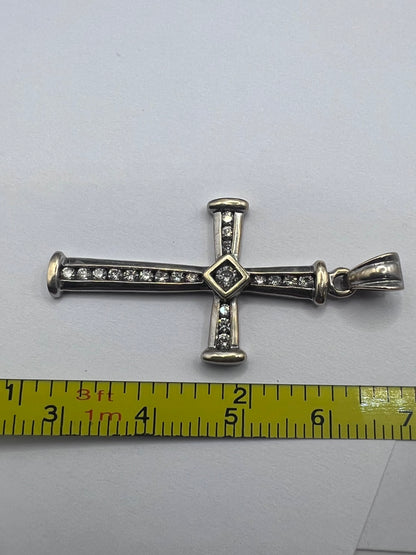 Vintage 9ct White Gold 0.50ct Diamond Set Cross - 3.56 Grams