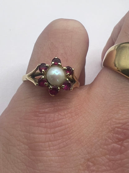 Vintage 9ct Yellow Gold Ruby & Pearl Ring - P