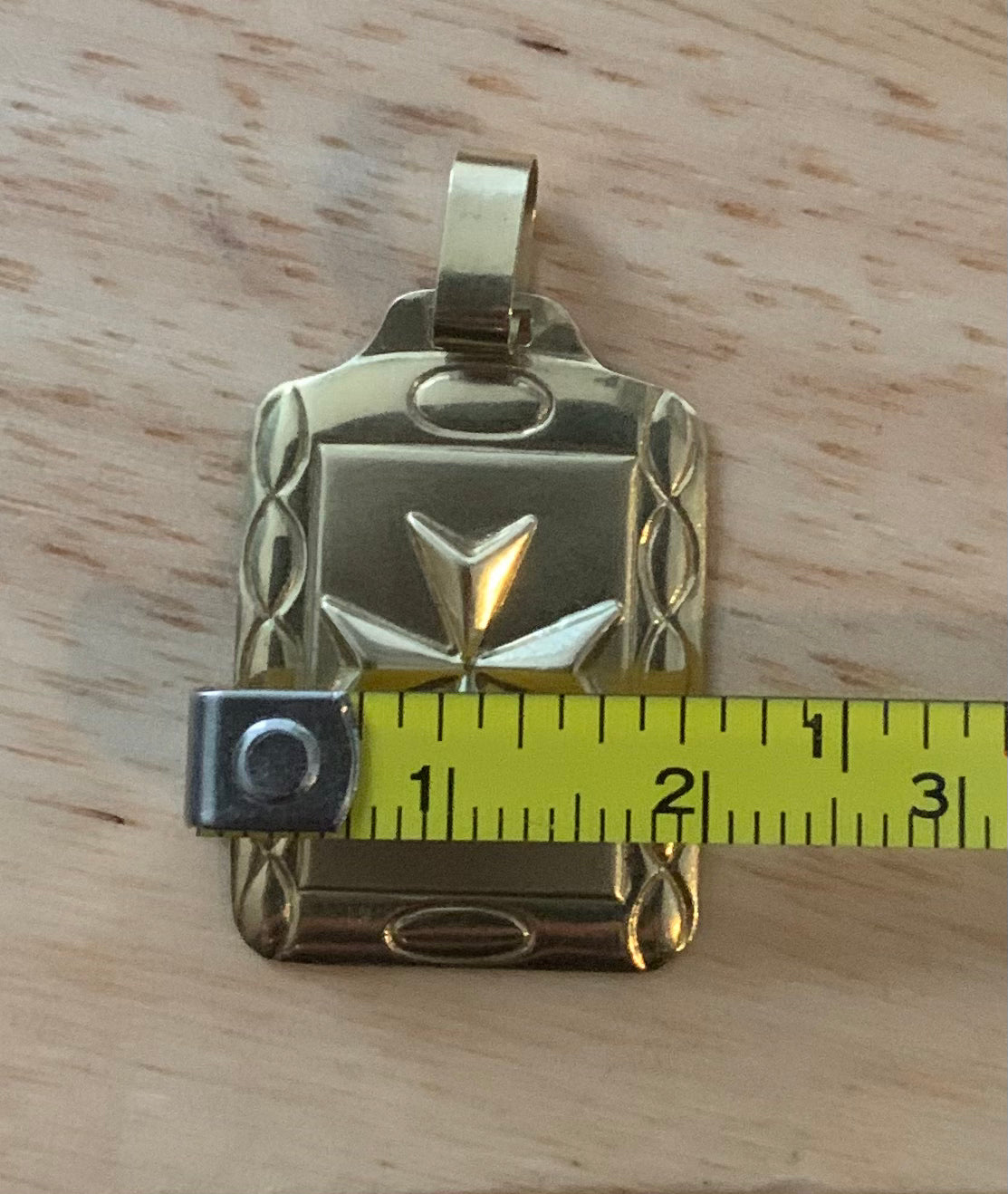 Vintage 18ct Yellow Gold Maltese Cross Dog Tag Pendant ~ 2.28 Grams