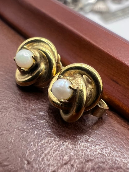 Vintage 9ct Pearl Stud Twist Earrings • 1.82 Grams