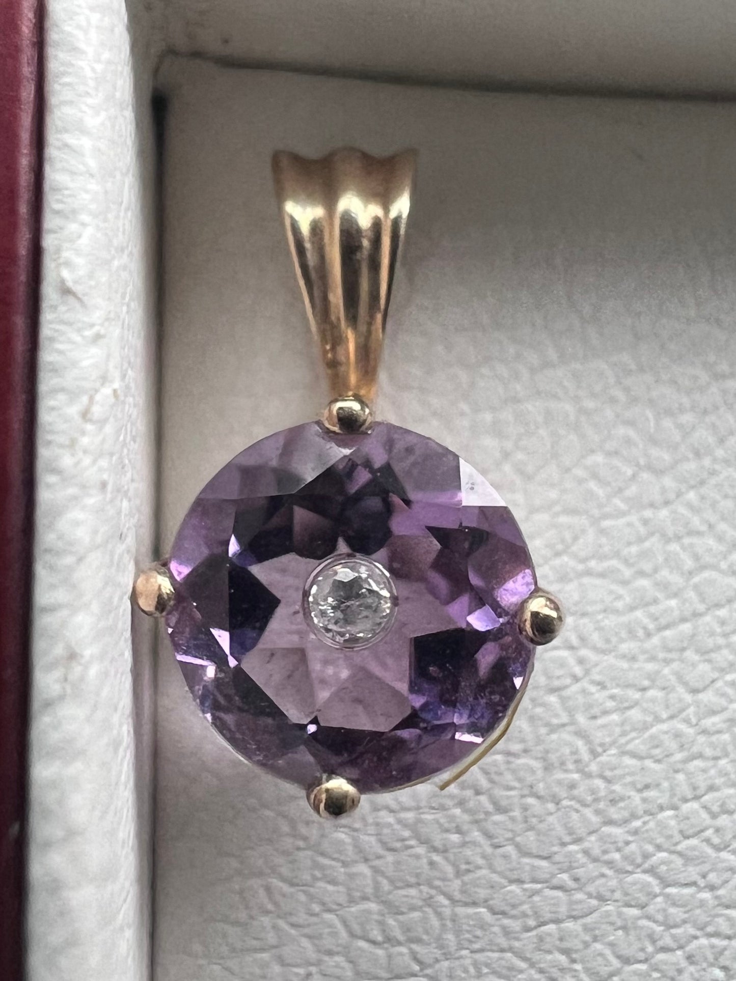 Dainty 9ct Yellow Gold Diamond In Amethyst Pendant - 0.67 Grams