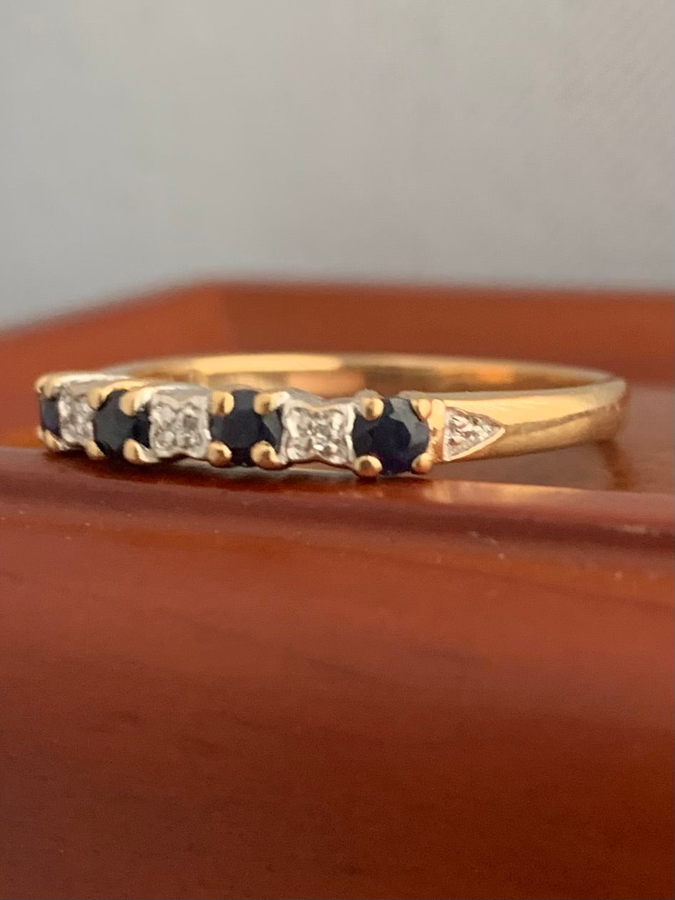 Vintage 9ct Sapphire & Diamond Ring - P½