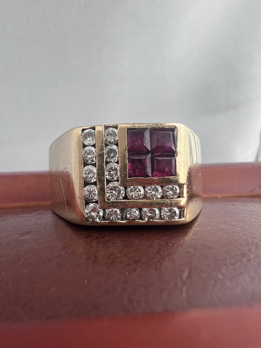 Vintage 18ct Ruby & 0.25ct Diamond Set Signet Ring - P½