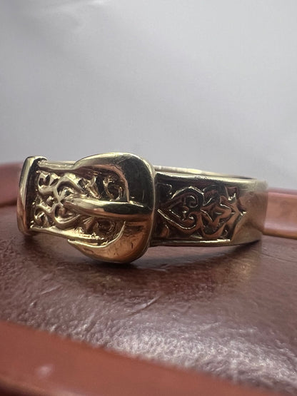 Vintage 9ct Yellow Gold Detailed Buckle Ring - X