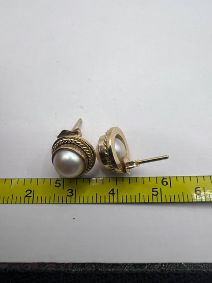 Vintage 9ct Yellow Gold Pearl Stud Earrings • 4.10 Grams