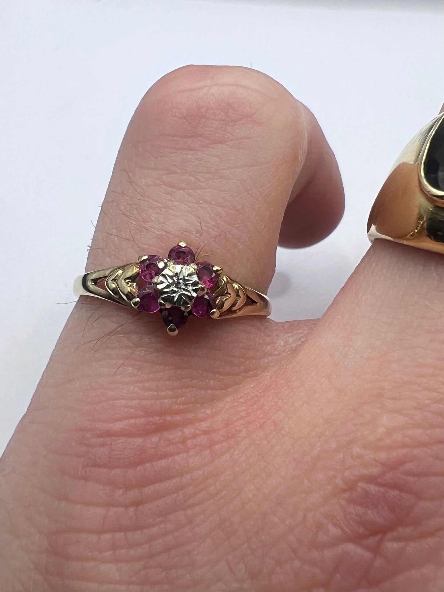 Vintage 9ct Yellow Gold Ruby & Diamond Cluster Ring - O