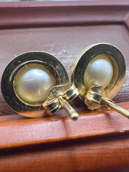 Vintage 9ct Yellow Gold Pearl Stud Earrings • 4.10 Grams