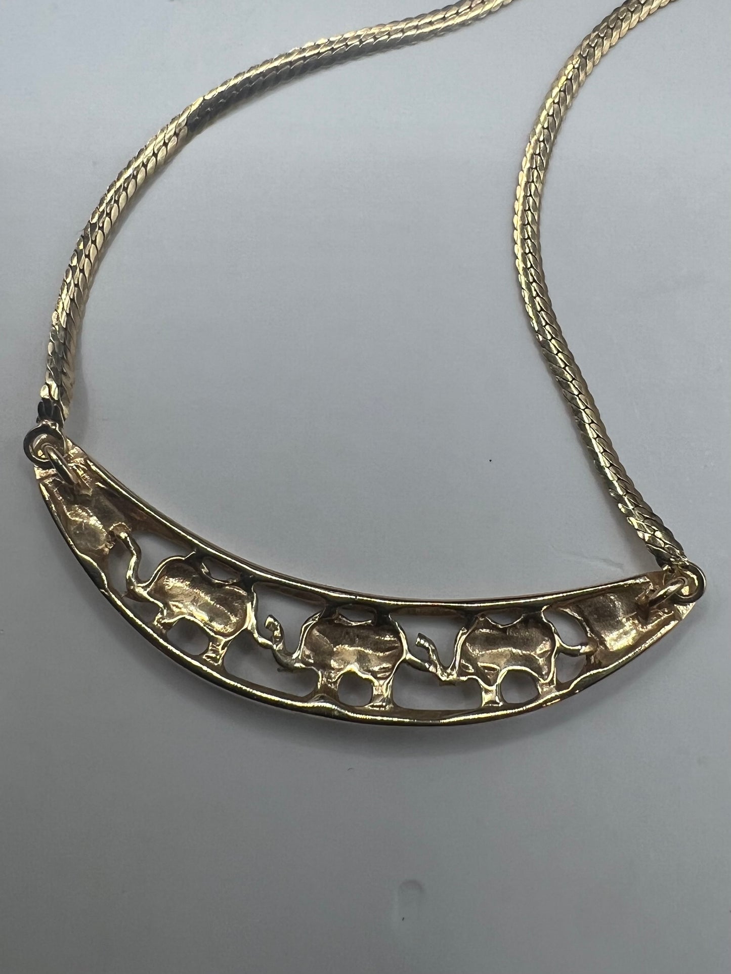 Quality 9ct Yellow & White Gold Elephant Pendant & Chain Set • 6.18 Grams