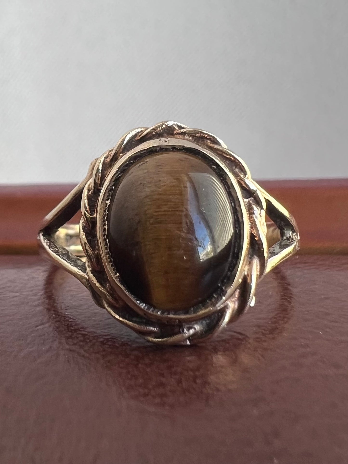 Vintage 9ct Yellow Gold Tiger Eye Ring - M½