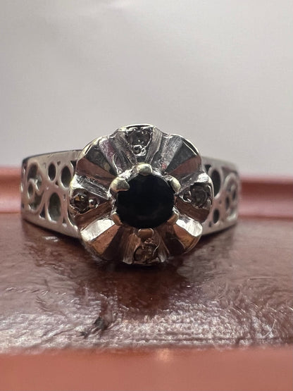 Vintage 9ct White Gold Sapphire & Diamond Ring - N
