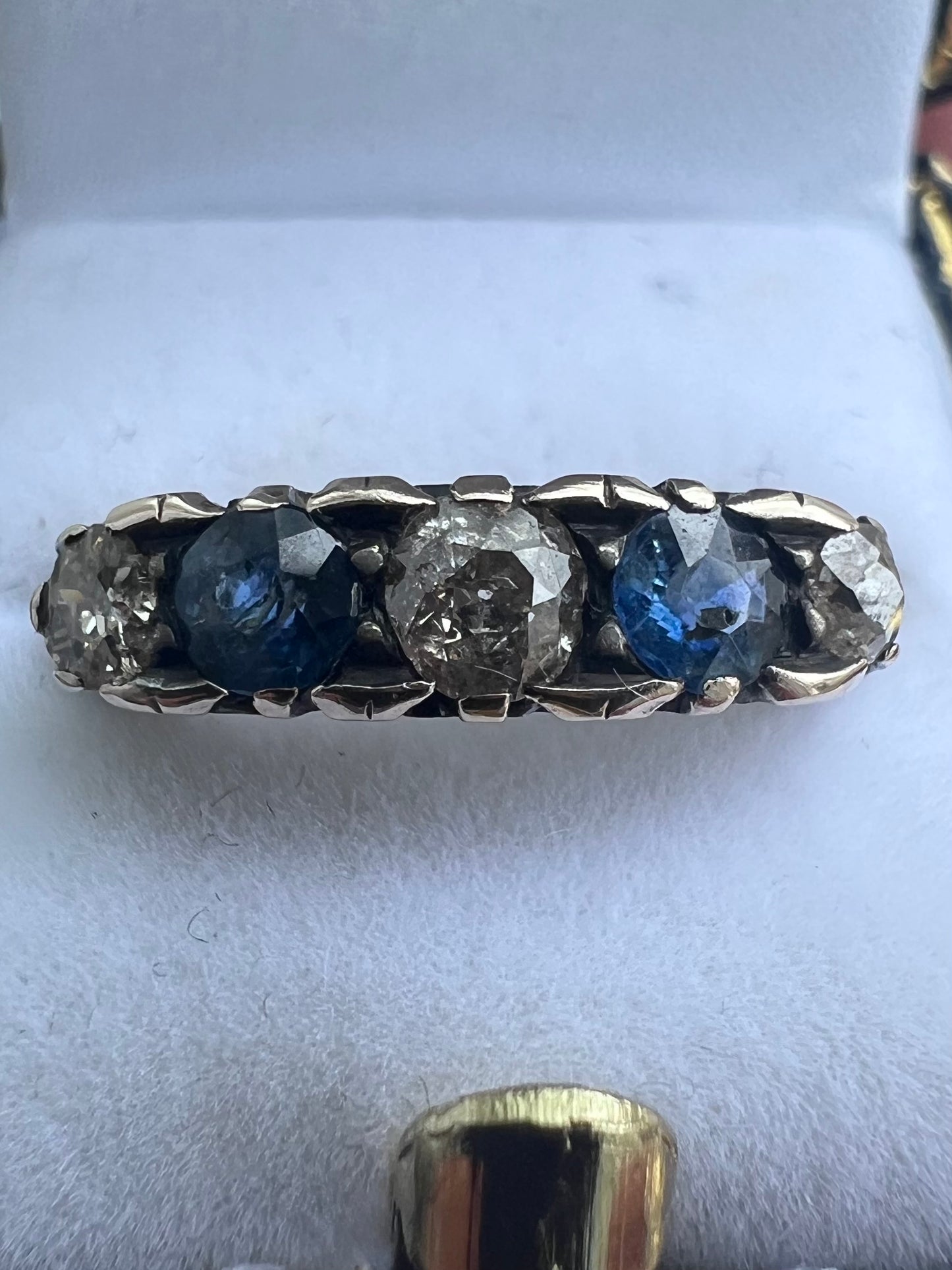 Antique 18ct White Gold Diamond & Sapphire Ring - O½