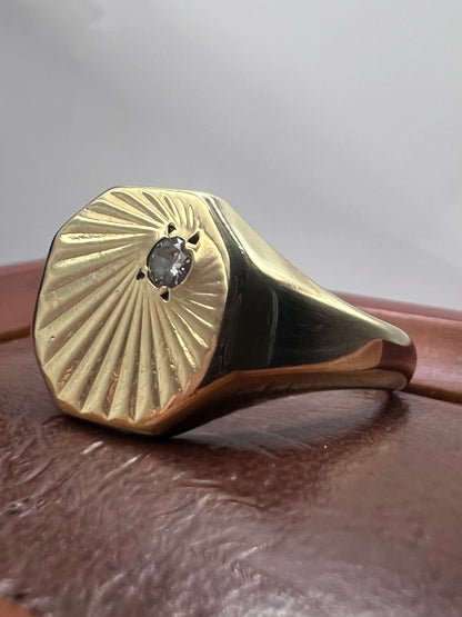 Vintage 9ct Yellow Gold Diamond Set Signet Ring - R
