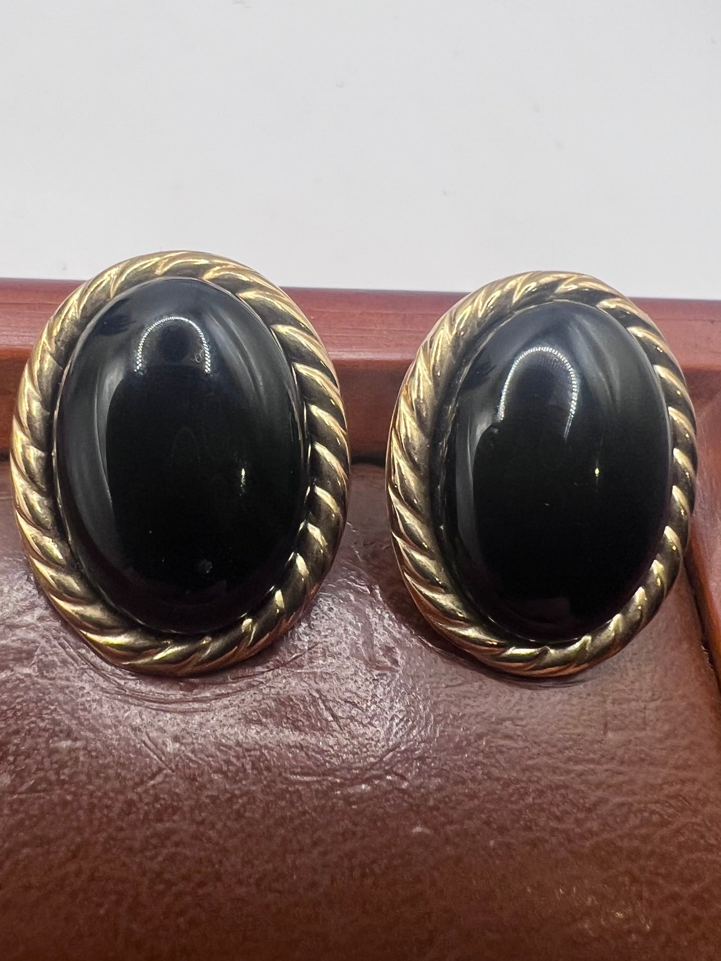Quality 9ct Yellow Gold Onyx Stud Earrings • 4.96 Grams