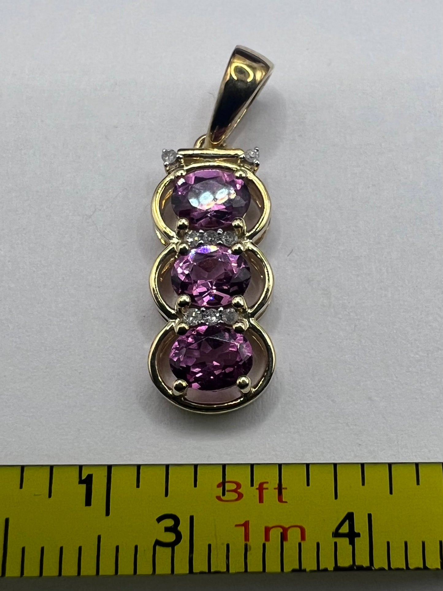 Quality 9ct Yellow Gold Pink Sapphire & Diamond Pendant • 1.78 Grams