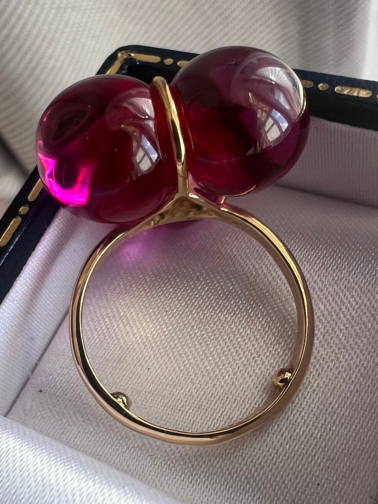 Baccarat 18ct Yellow Gold Purple Orb Trilogy Ring - M