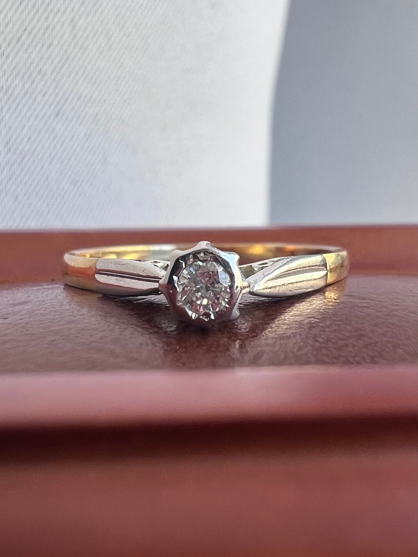 Vintage 18ct Yellow Gold Diamond Set Ring - S½