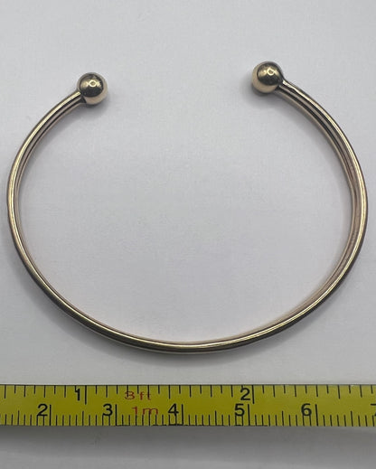 Quality 9ct Yellow Gold Torque Bangle • 3.57 Grams