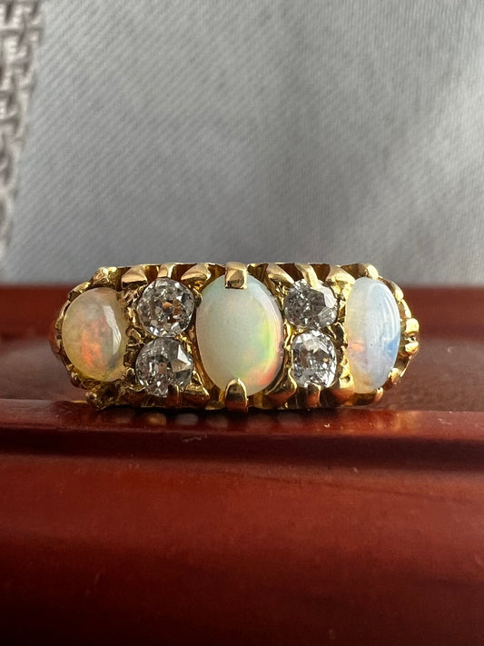 Antique 18ct Old Mine Diamond & Opal Trilogy Ring - 1901 - O