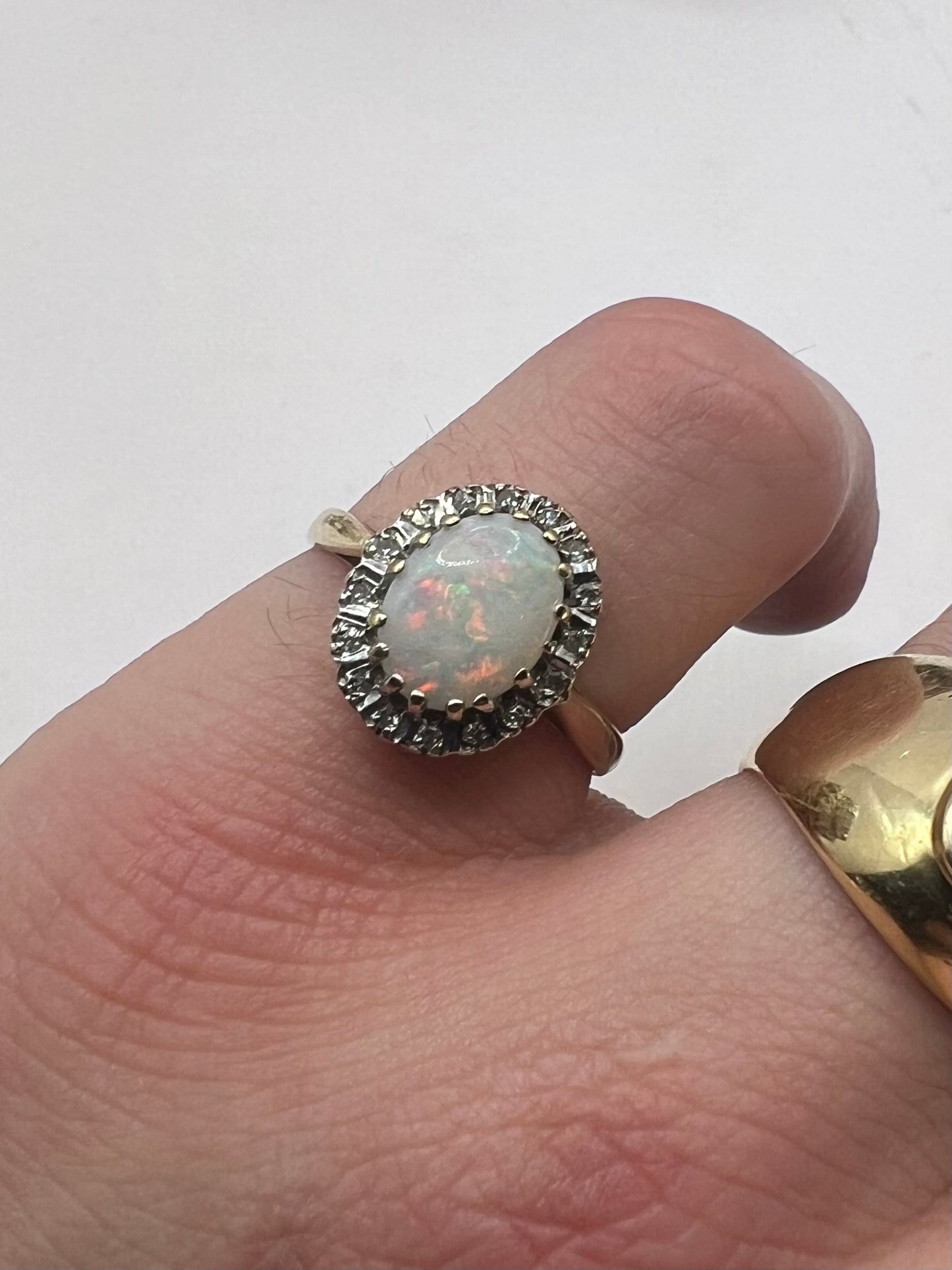 Vintage 9ct Yellow Gold Opal & Diamond Cluster Ring - O½