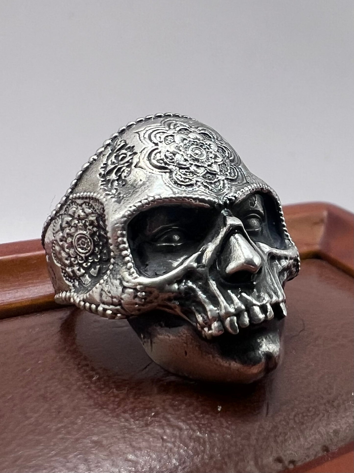 Quality 925 Sterling Silver Patterned Skull Ring • Size - M½