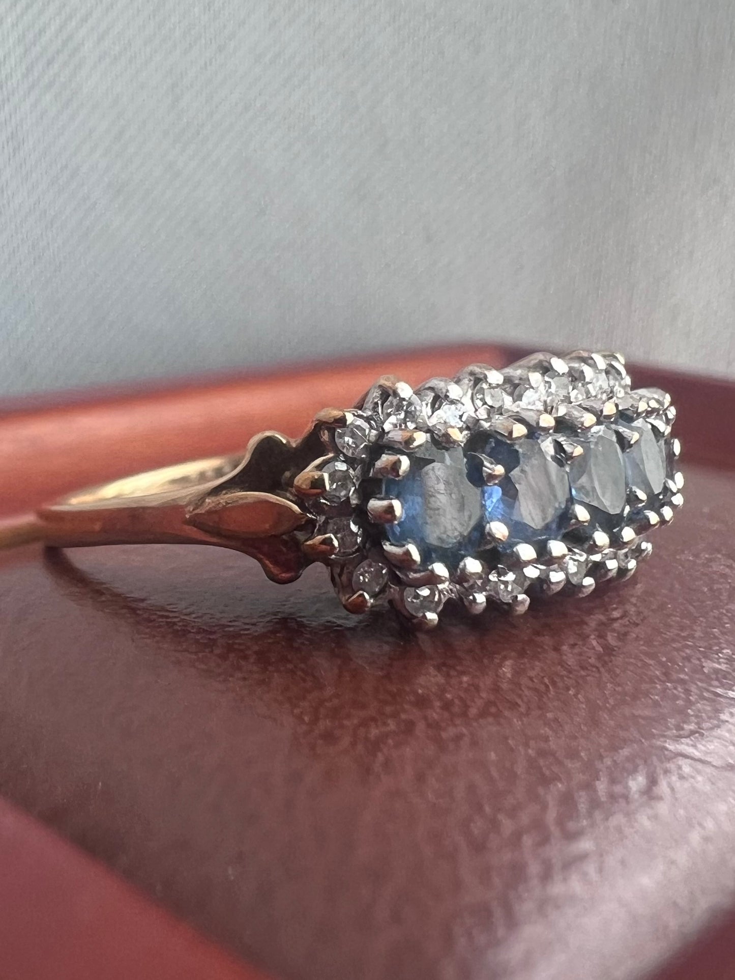 Vintage 9ct Yellow Gold Sapphire & Diamond Cluster Ring - P