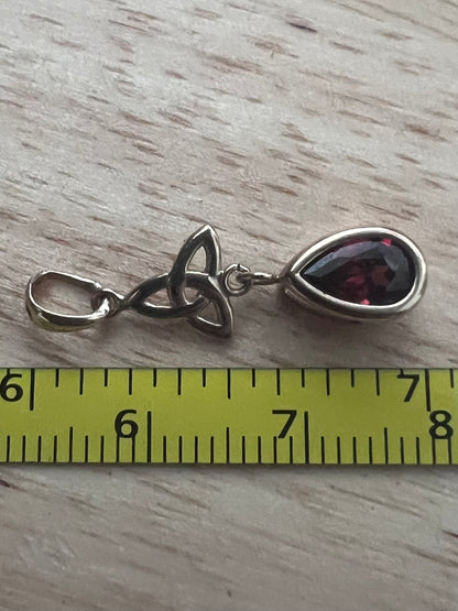 Quality 9ct Yellow Gold Celtic Knot Garnet Dangle Pendant - 0.73 Grams
