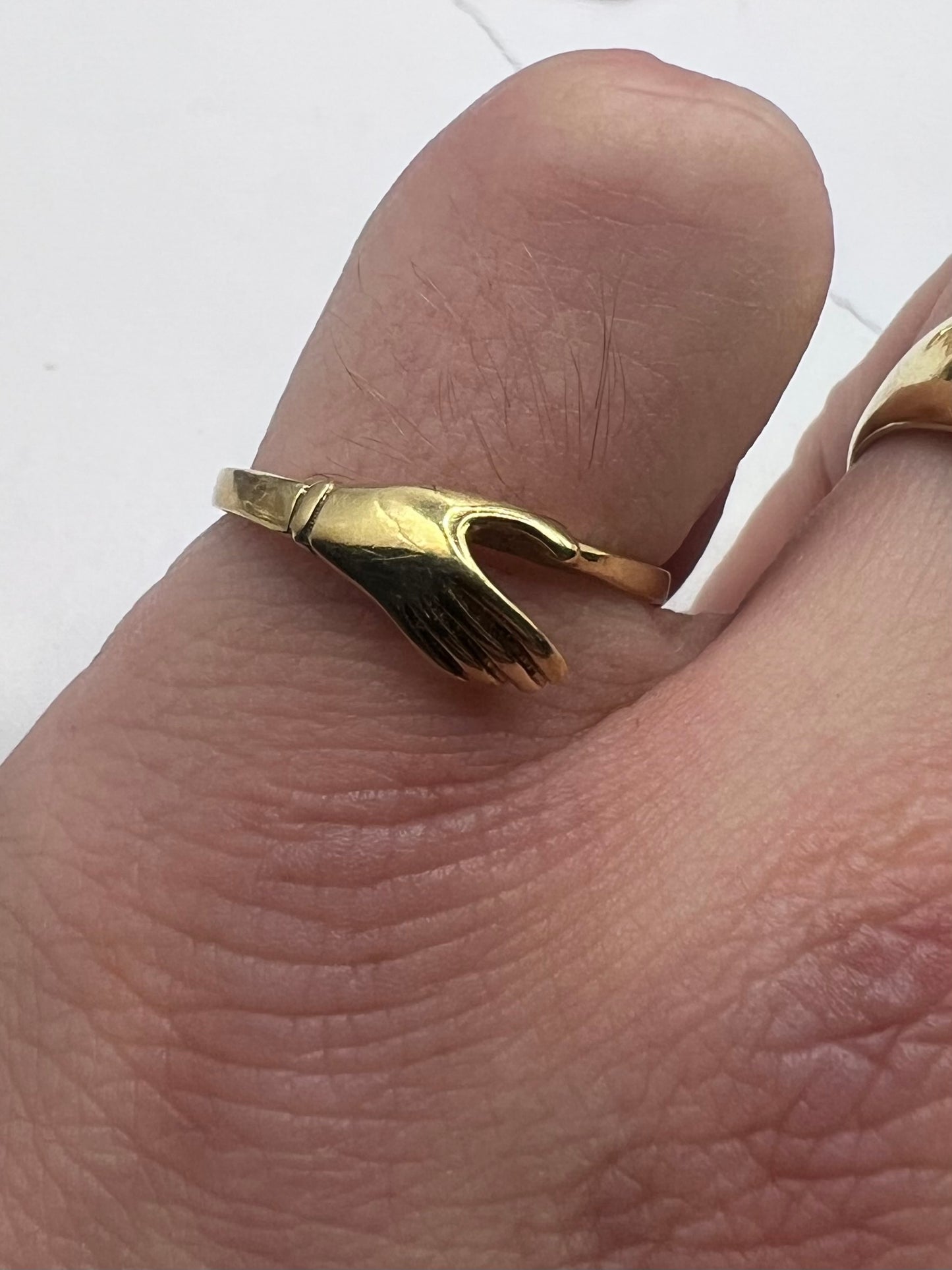Vintage 9ct Yellow Gold Hand Ring - Q