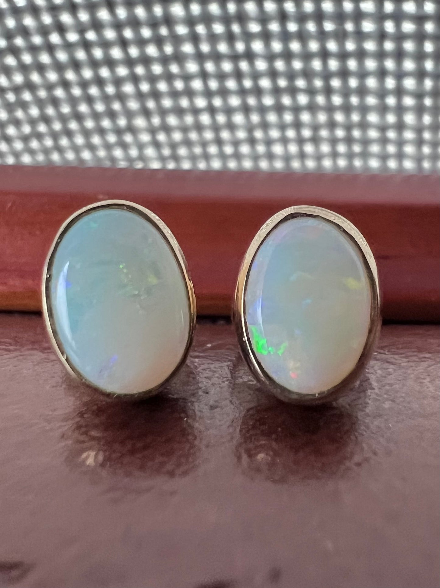 Vintage 9ct Fiery Opal Stud Earrings - 1.35 Grams