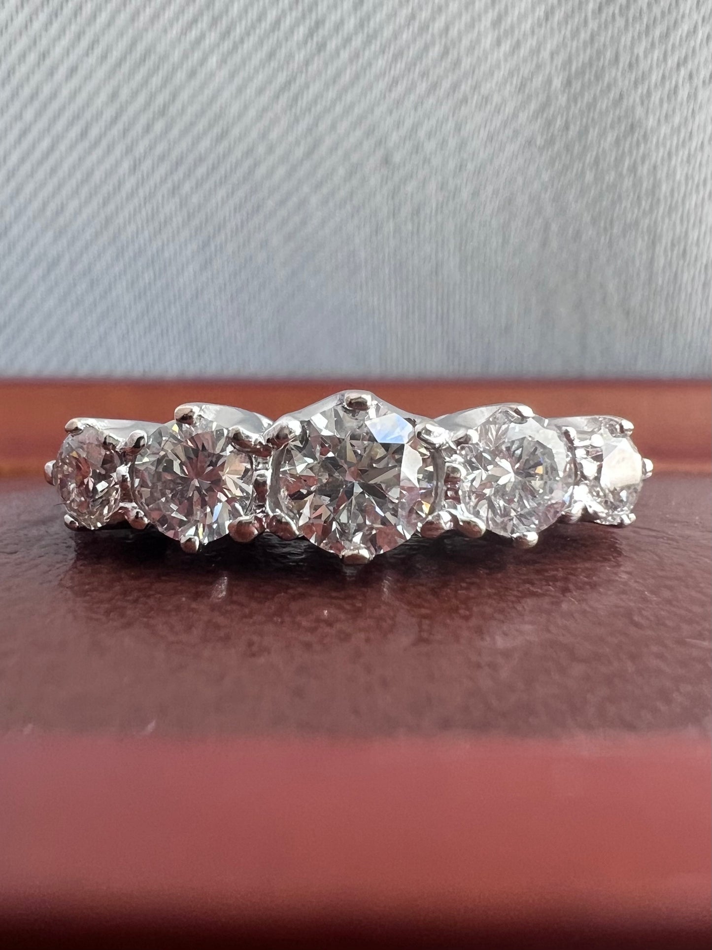 Quality 18ct White Gold 1.20ct 5 Stone Diamond Ring ~ 2.81 Grams ~ Size - K½