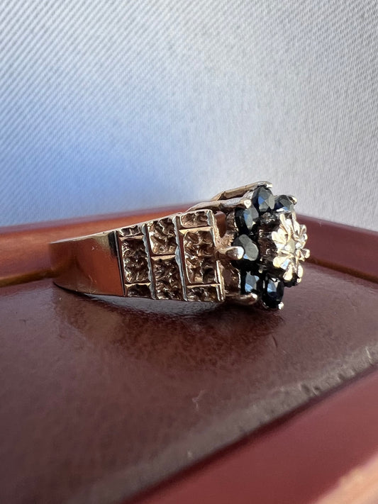 Vintage 9ct Yellow Gold Sapphire & Diamond Ring - P½