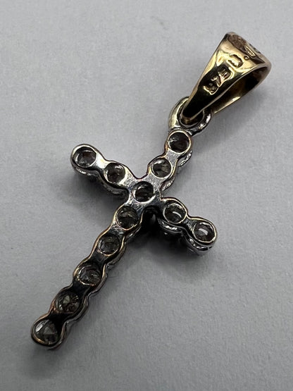Quality 9ct Yellow Gold Diamond Set Cross Pendant • 0.88 Grams