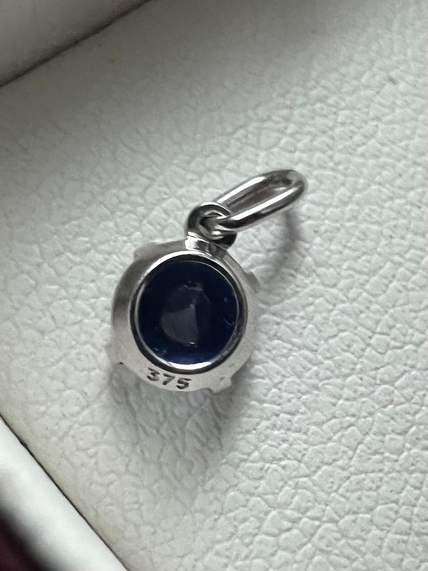 Quality 9ct White Gold Tanzanite Charm - 0.27 Grams