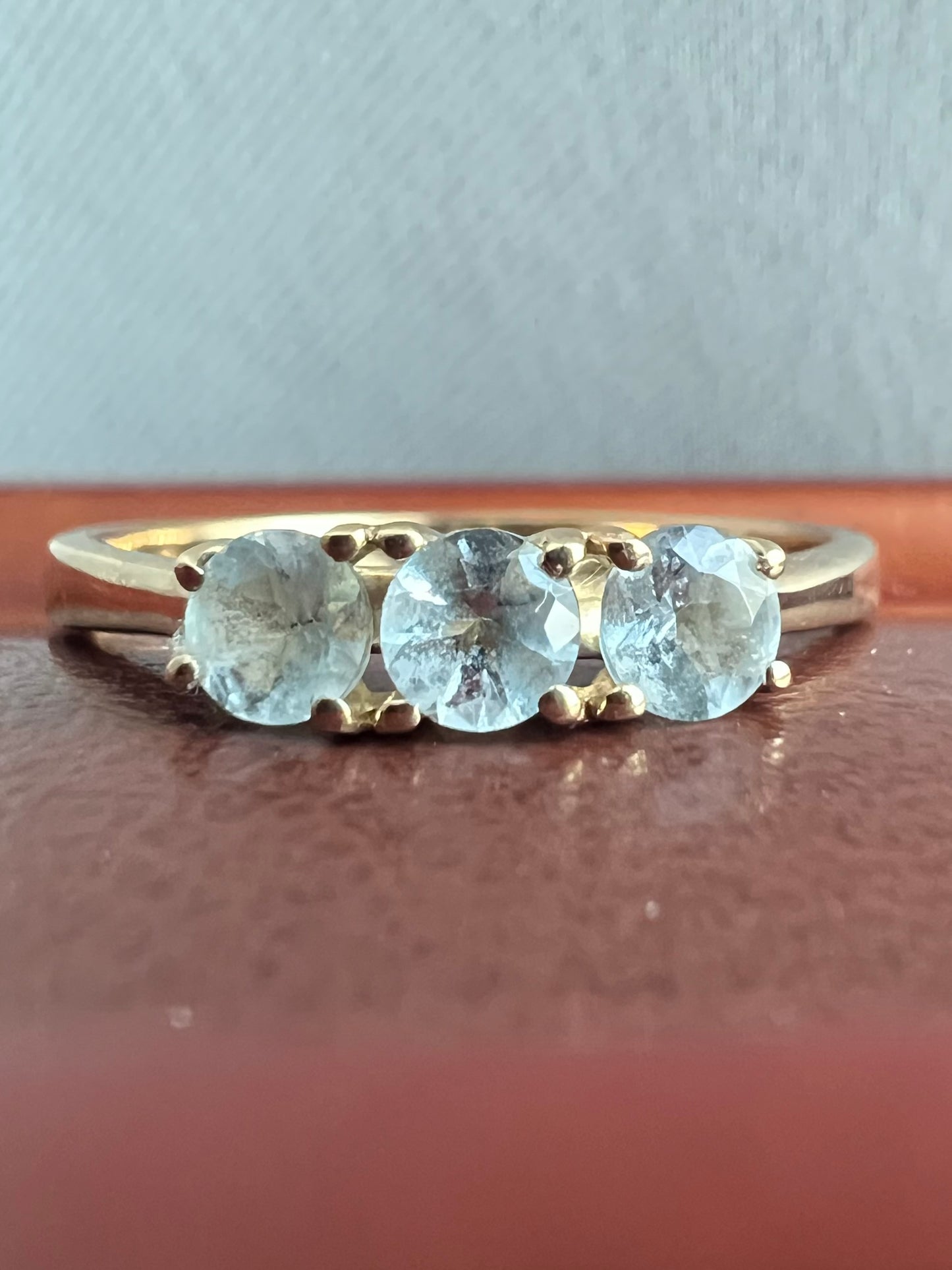 Quality 9ct Yellow Gold Aquamarine Trilogy Ring  - Q