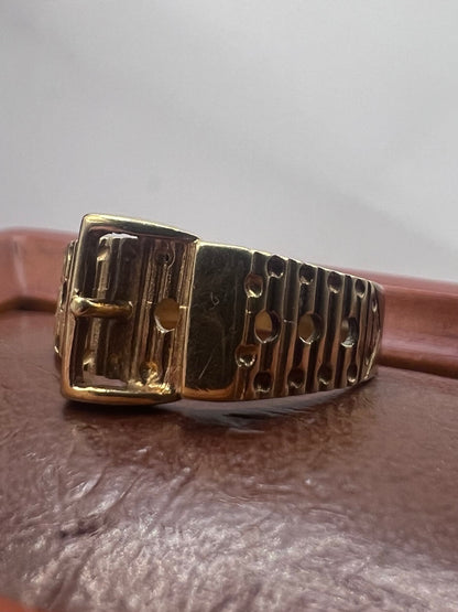 Vintage 9ct Yellow Gold Buckle Ring - Q